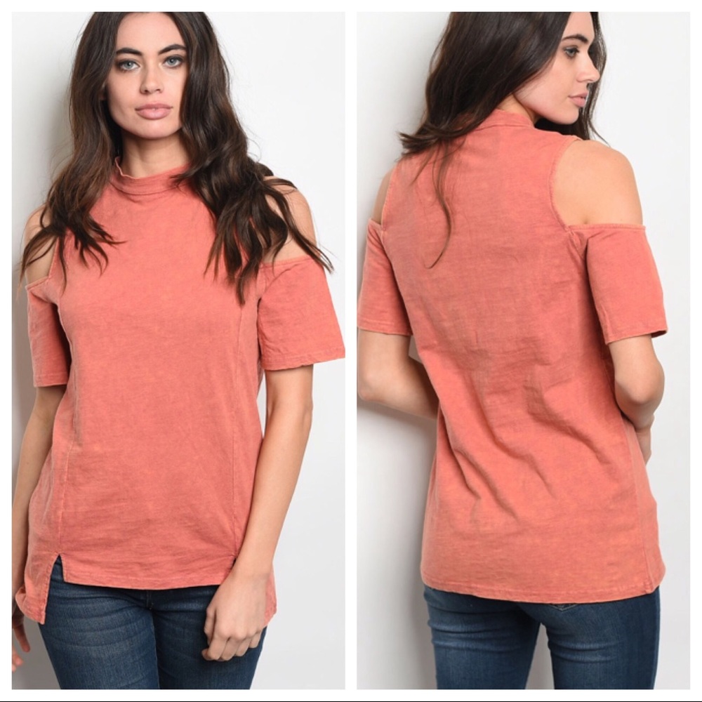 🌻1 SMALL🌻Cold Shoulder Top - Picture 8 of 8